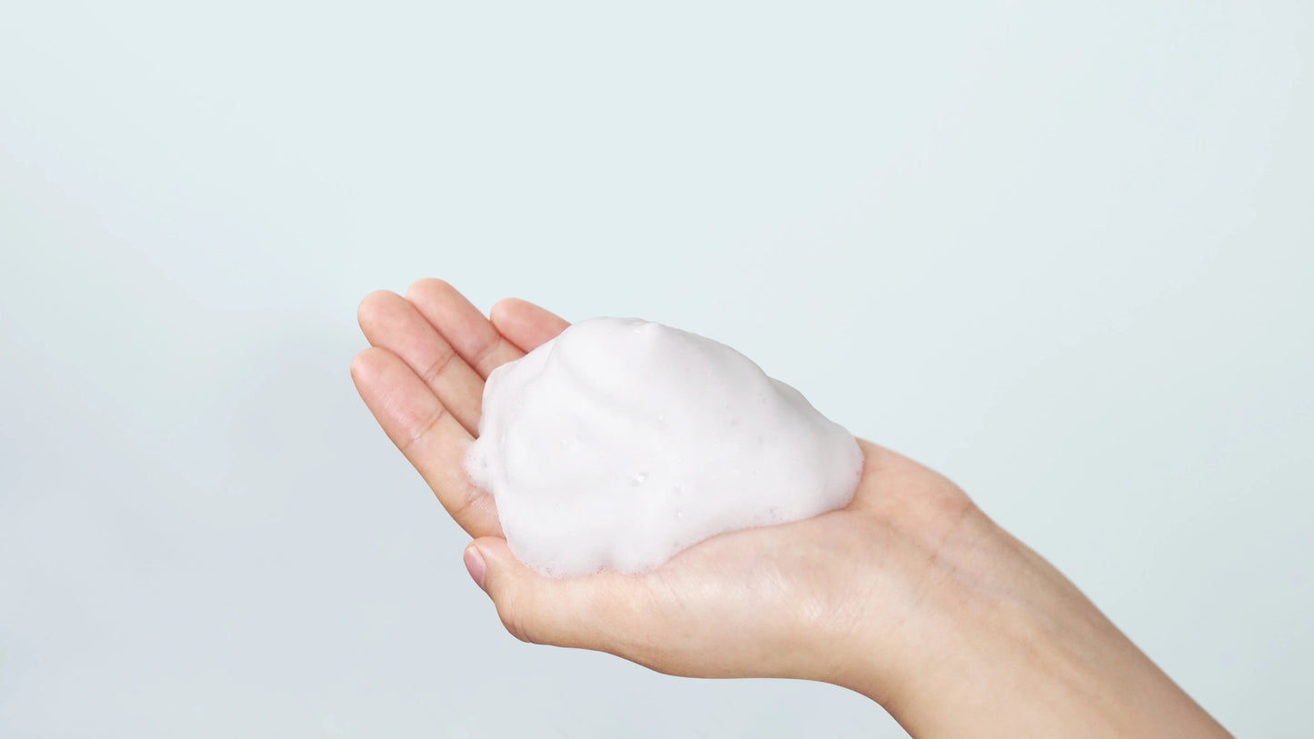 klairs rich moist foaming cleanser textura de espuma suave limpieza hidratante