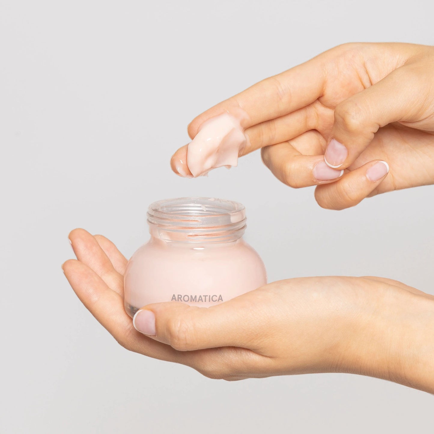 aromatica reviving rose infusion cream aplicación facial hidratación antioxidante