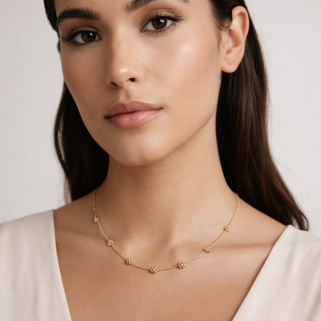 COLLAR DORADO MICROFLORES LIRA