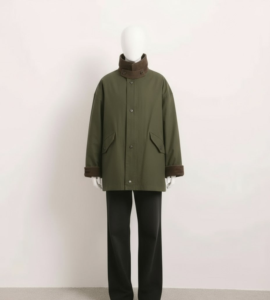 cazadora oversize khaki cuello alto treintaytantos mood showroom prenda urbana funcional