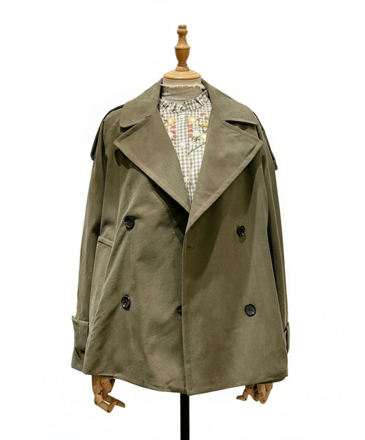 trench corta khaki doble botonadura treintaytantos mood moda femenina showroom oviedo
