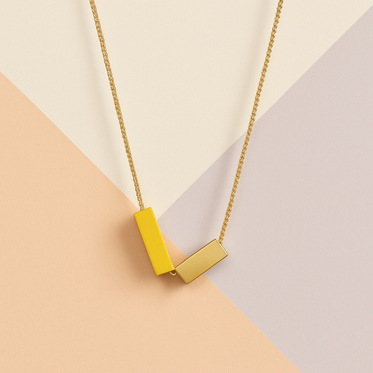 colgante geometrico laton dorado con rectangulo amarillo madera potipoti