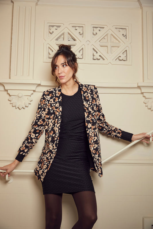 americana coalty floral negra lylu treintaytantos showroom oviedo moda mujer entretiempo