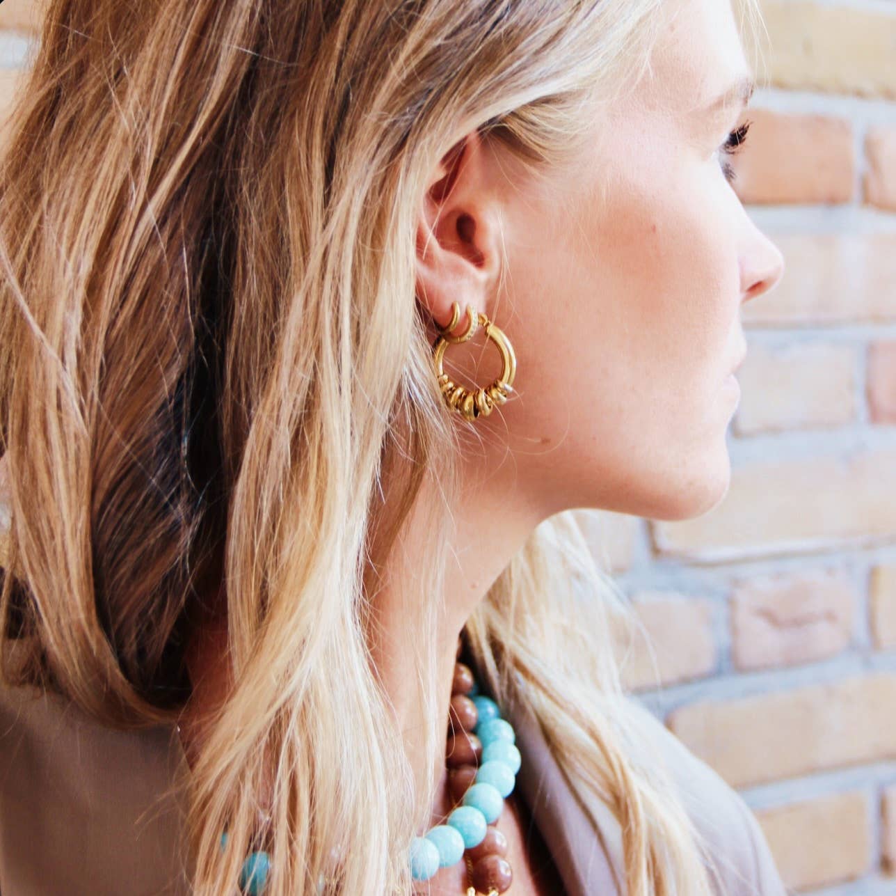 PENDIENTES ARO BOLITAS BOLD – DORADO