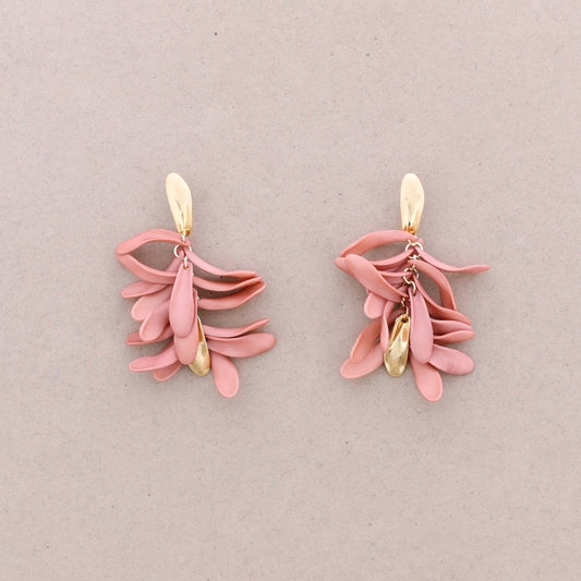 PENDIENTES LARGOS RACIMO PÉTALOS RESINA PETALIS
