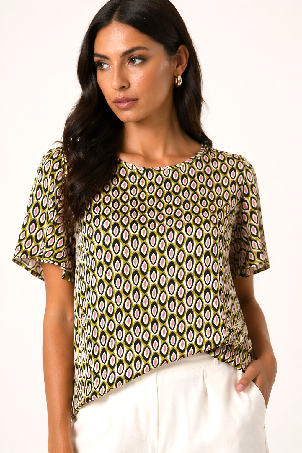 BLUSA VERDE ESTAMPADO GEOMÉTRICO MANGA CORTA FLUIDA  EMY– LYLU
