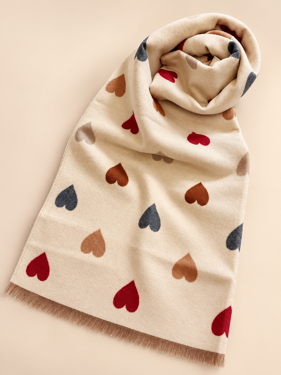 Bufanda beige de corazones Sitges LYLU con flecos y tacto suave