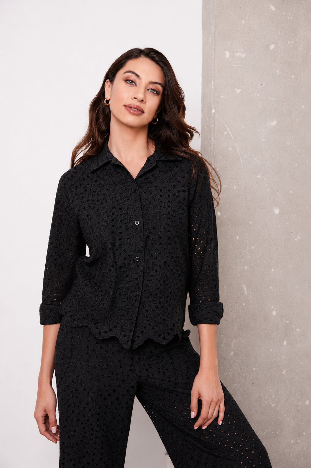 CAMISA BORDADO INGLÉS NEGRA DALA – LYLU