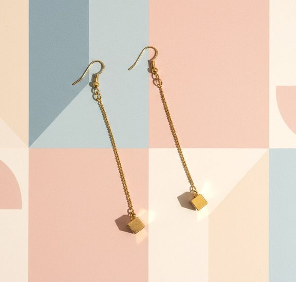 PENDIENTES LARGOS GEOMÉTRICOS CUBO – POTIPOTI