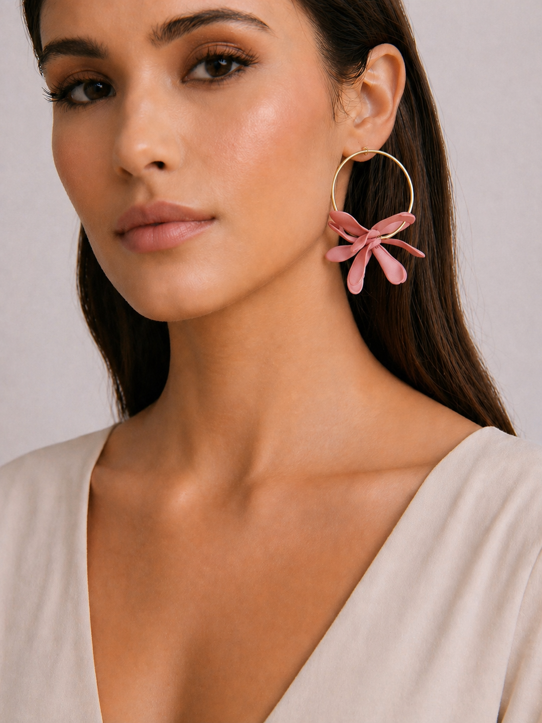 PENDIENTES ARO GRANDES PETALOS RESINA ROSA -GARDEM